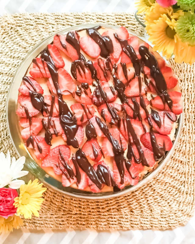 strawberry-chocolate-cheesecake